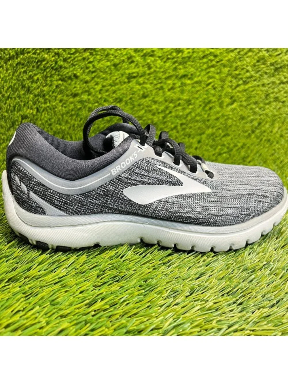 Brooks Pureflow 7 Womens Size 6 Gray Black Athletic Running Shoes Sneakers